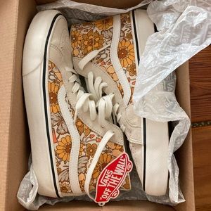 Trippie Floral Hightop Vans.